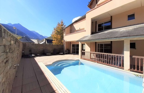 Saint-Lary-Soulan Apartment | Luxury Duplex, 15 Guests, WiFi, Pool, Parking, Ski Storage, 4 Stars, Saint-Lary-Soulan