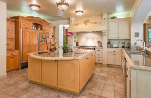 Kenwood Villa | Luxury Executive or Vacation Rental in Kenwood