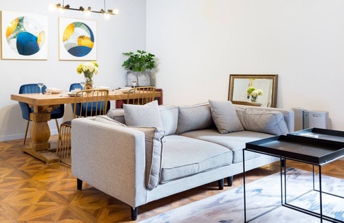 Shanghai Apartment | Luxury Family FCC Suite, Floor heating, Balcony, 3 mins to metro!