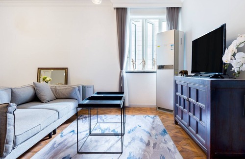 Shanghai Apartment | Luxury Family FCC Suite, Floor heating, Balcony, 3 mins to metro!