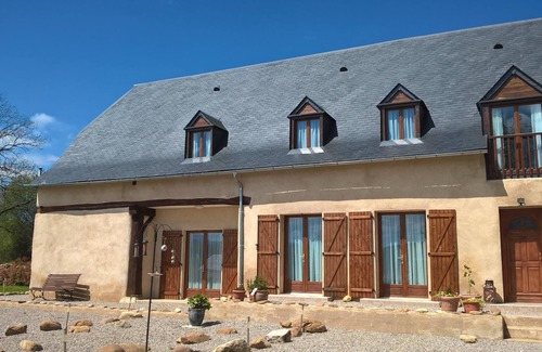 Cieutat House | Luxury gite with large pool and stunning mountain views. Sleeps up to 5