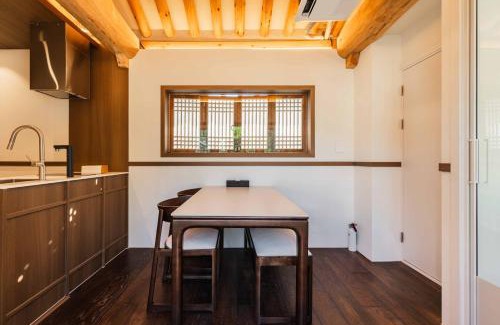 Cheongju Villa | Luxury Hanok Sangseon Heritage Hanok-G