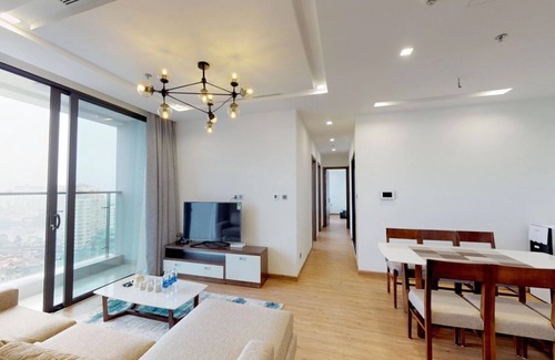 Trang Tien Apartment | Luxury*High floor 3 br apartment in Vinhomes Metropolis @Property Plus