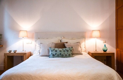 Skidra Villa | Luxury Hilltop Villa 200m from the Beach