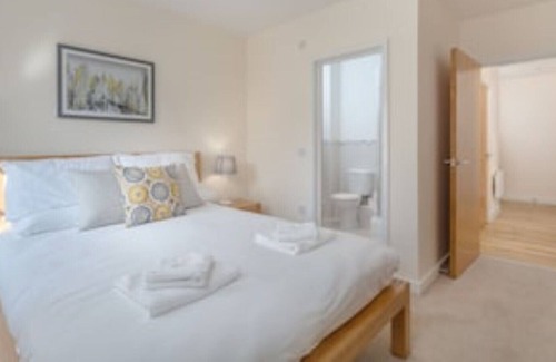 Hitchin Apartment | Luxury Hitchin Apartment, Great Central Location - With Parking
