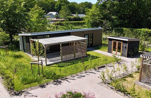 Sint Nicolaasga House | Luxury holiday home surrounded by water and forest