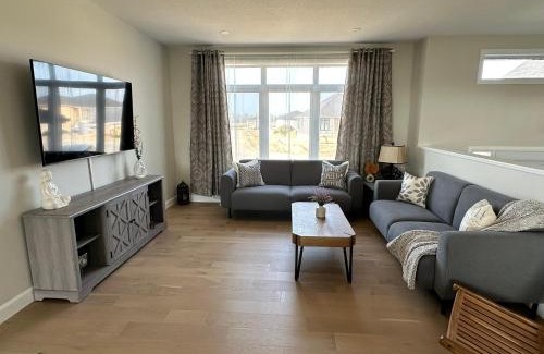 Port Elgin Villa | Luxury Home 2 mins drive to Saugeen Shores beach