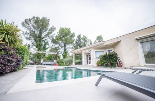 Montferrier-sur-Lez Apartment | Luxury Home -Villa-Pool-Jacuzzi-Family- pool table