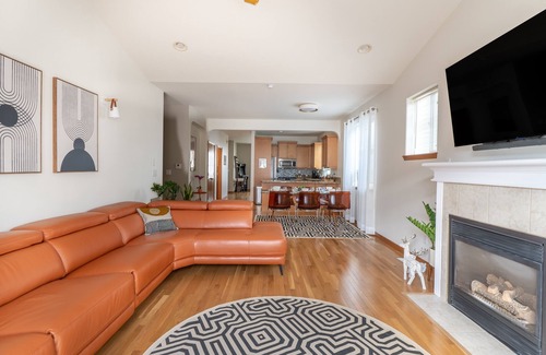 Guide Meridian House | Luxury Home | Reading & Game Room | Outdoor Dining by RedAwning