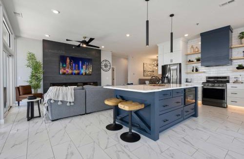 Watertown Apartment | Luxury Lakefront Condo with Private Hot Tub and Sauna