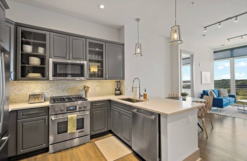 McLean Apartment | Luxury Living | Tysons | High Rise | Scenic Views