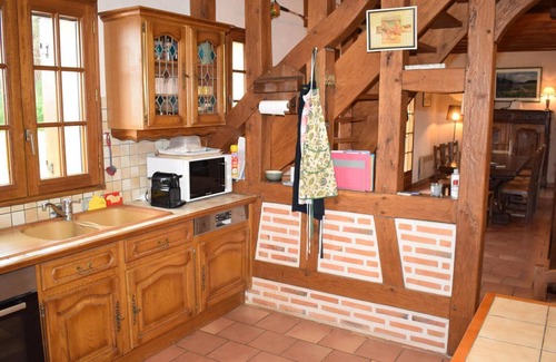 Fontaines-en-Sologne Cottage | Luxury Lodge in Fontaines-en-Sologne: Heated Pool, Private Lake, Activities & Scenic Views