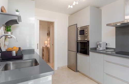 New Golden Mile Apartment | Luxury Marbella 2 Bed Apartment in Los Flamingos With Relaxing Panoramic Views