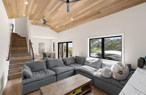 Santa Rosa House | Luxury Meets Wine Country in this modern estate, overlooking the 8th fairway.