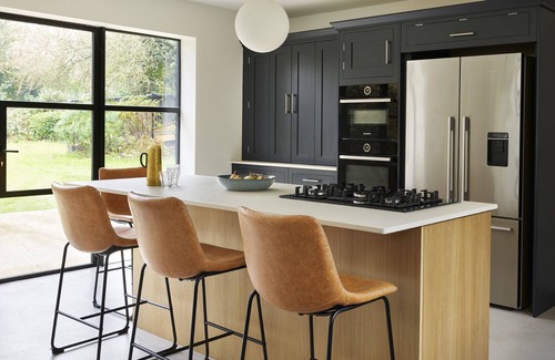 Abbess Roding House | Luxury Mid Century Modern Detached House - 5 Superking Bedrooms