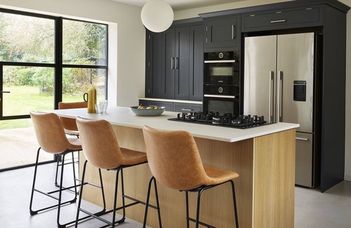 Abbess Roding House | Luxury Mid Century Modern Detached House - 5 Superking Bedrooms