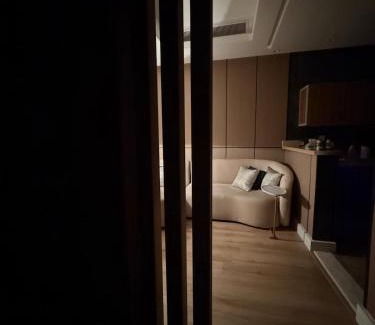 Al-Rawdah Apartment | Luxury Modern Apartment with smart entry