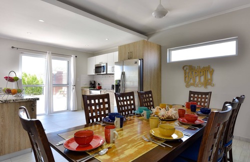 Opal Villa | Luxury Modern Villa-Pool, Ocean View Deck, In/Outdoor Kitchen, 5min to the beach