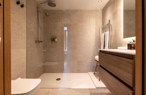 El Tarter Apartment | Luxury Mountain Stay l 1 Minute To Slopes l 6pax l GYM - SAUNA - POOL l by BonesVacances