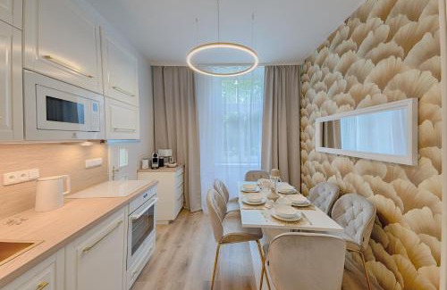 Marianske Lazne Apartment | Luxury New Apt near the Colonnade with Parking & 4 min to the center - near the forest
