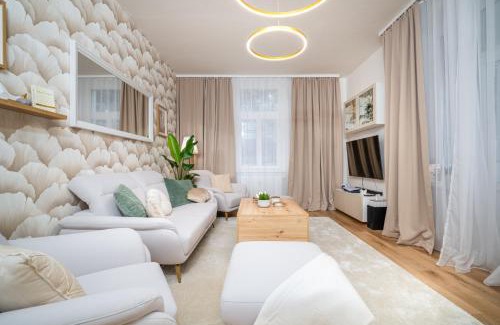 Marianske Lazne Apartment | Luxury New Apt near the Colonnade with Parking & 4 min to the center - near the forest