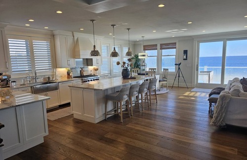 Newbury House | Luxury Ocean front home on Plum Island minutes from historic Newburyport.