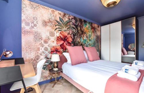 Croulebarbe Apartment | luxury Paris La Vie En Rose jacuzzi terrasse Parking