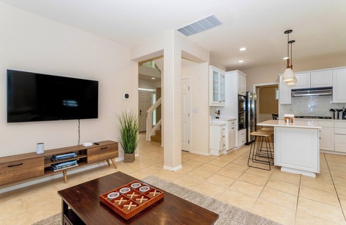 Newcastle House | Luxury Pet-Friendly 4 BR with Hot Tub & Game Room