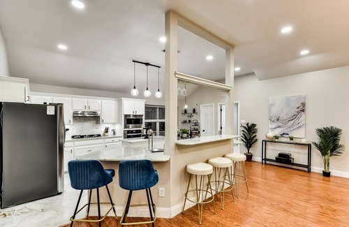 Rowlett Villa | Luxury Pool Home with HotTubn