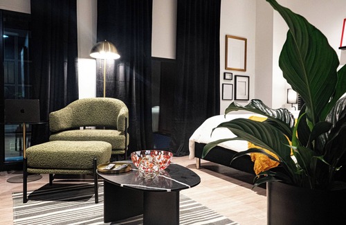 Historic Ybor Apartment | Luxury Pool View King Studio in Ybor, Tampa!