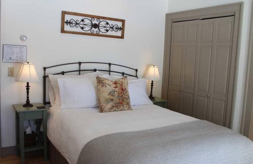 Keene Bed & Breakfast | Luxury Queen Room with Private Sunrise Porch