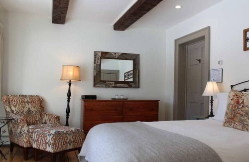 Keene Bed & Breakfast | Luxury Queen Room with Private Sunrise Porch