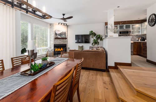 Blackcomb House | Luxury Renovated 2BR/2BA Townhouse in the Prestigious Benchlands
