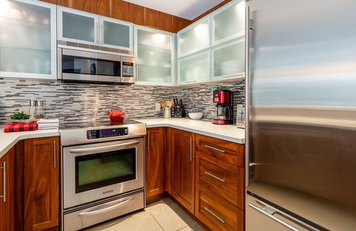 Blackcomb House | Luxury Renovated 2BR/2BA Townhouse in the Prestigious Benchlands
