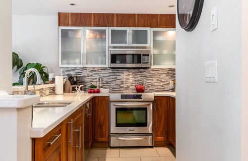 Blackcomb House | Luxury Renovated 2BR/2BA Townhouse in the Prestigious Benchlands