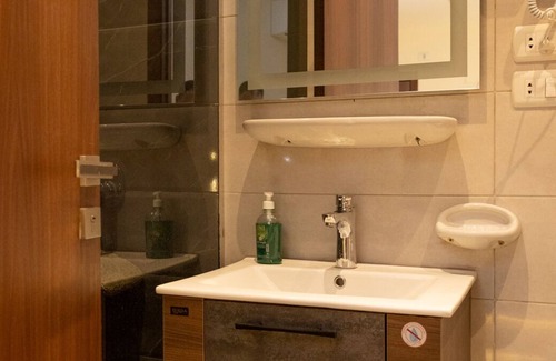 Al-'Umraniyah Bed & Breakfast | Luxury room few steps away from the Great Pyramids and Sphinx