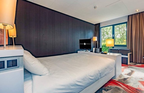 Uden Hotel | Luxury Room with Patio Free Parking Close to Nijmegen and Eindhoven