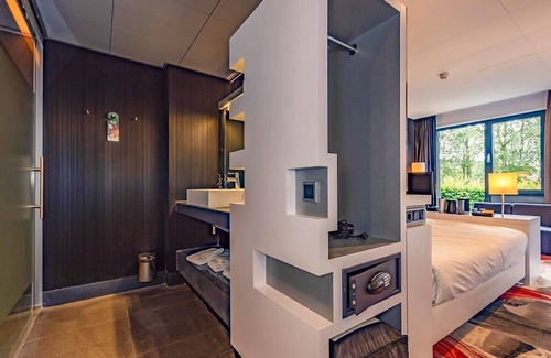 Uden Hotel | Luxury Room with Patio Free Parking Close to Nijmegen and Eindhoven