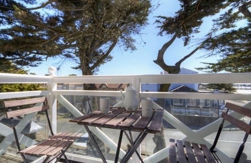 Tharon-Plage Cottage | Luxury Seaside Gîte with Balcony, Parking, and Baby Equipment