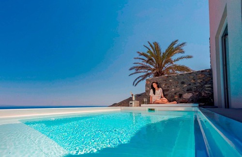 Finikia Villa | Luxury Santorini Villa | Villa Elysian Pente | Private Pool | 2 Bedrooms |.
