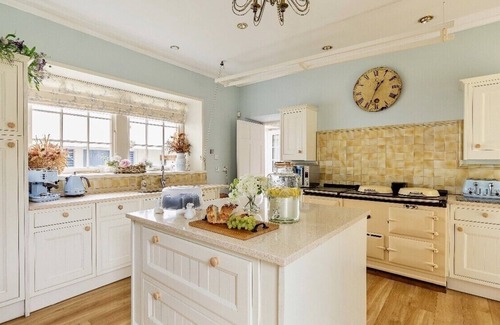 Kirkmichael House | Luxury Scottish Manor house + 9-Seater Jacuzzi + 21-Seater BBQ Cabin