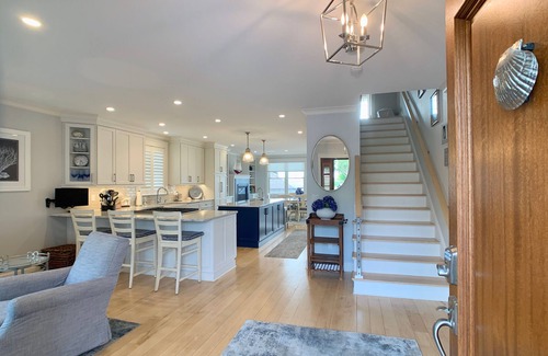 Easton's Point House | Luxury Sea Lodge with Ocean Views - Walk to Easton's Beach