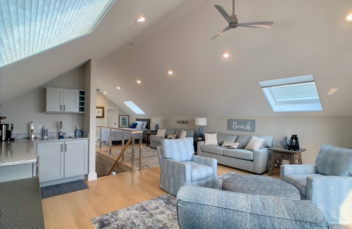 Easton's Point House | Luxury Sea Lodge with Ocean Views - Walk to Easton's Beach