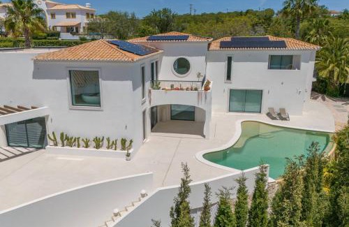 Funchal Villa | Luxury Sea Views Smart Villa Bliss, 2 Stunning Sea Views, Infinity Pool, Sauna, Gym, Home Cinema, Full Smart Home Technology and Full Privacy