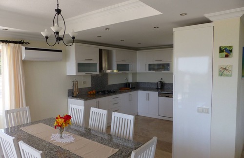 Islamlar Villa | Luxury secluded five bedroom Villa Heated Pool Jacuzzi, Unobstructed views