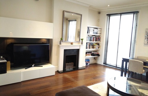 Brompton & Hans Town House | Luxury semi detached house in Knightsbridge with 3bds and A/C close to Harrods