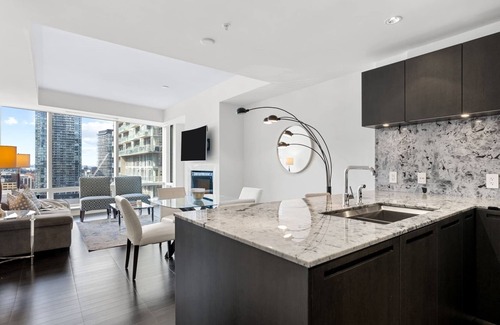 Financial District Condo | Luxury Shangri-La 1BR Suite