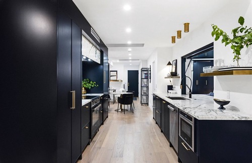 Fashion Square House | Luxury single-level townhome -walking distance to world-class shopping/dining