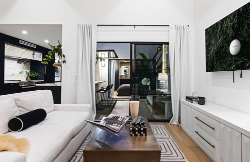 Fashion Square House | Luxury single-level townhome -walking distance to world-class shopping/dining