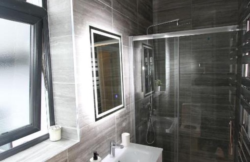 Hoe Street Apartment | Luxury Studio Flat In London